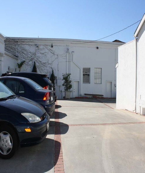 More Photos Of 8069-8071 Beverly Blvd, Los Angeles Storefront For Lease