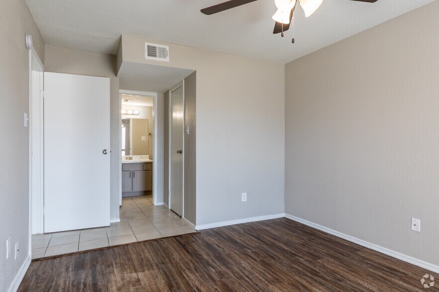 More Photos Of 1010 Magnolia Dr, Freeport Apartments For Sale