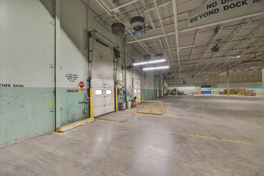 More Photos Of 443 Shaker Rd, East Longmeadow Light Distribution For Lease
