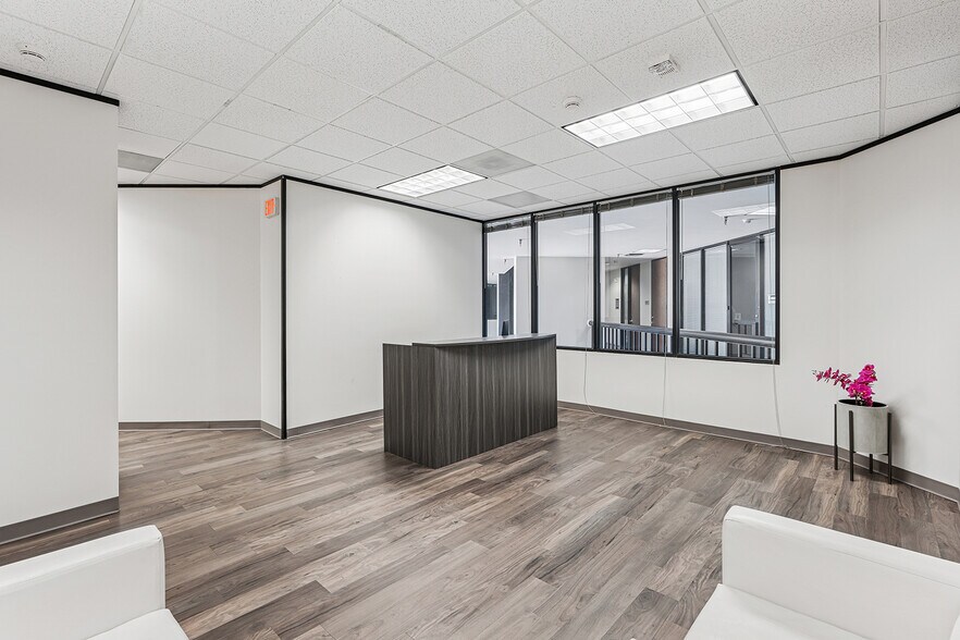More Photos Of 11777 Katy Fwy, Houston Unknown For Lease