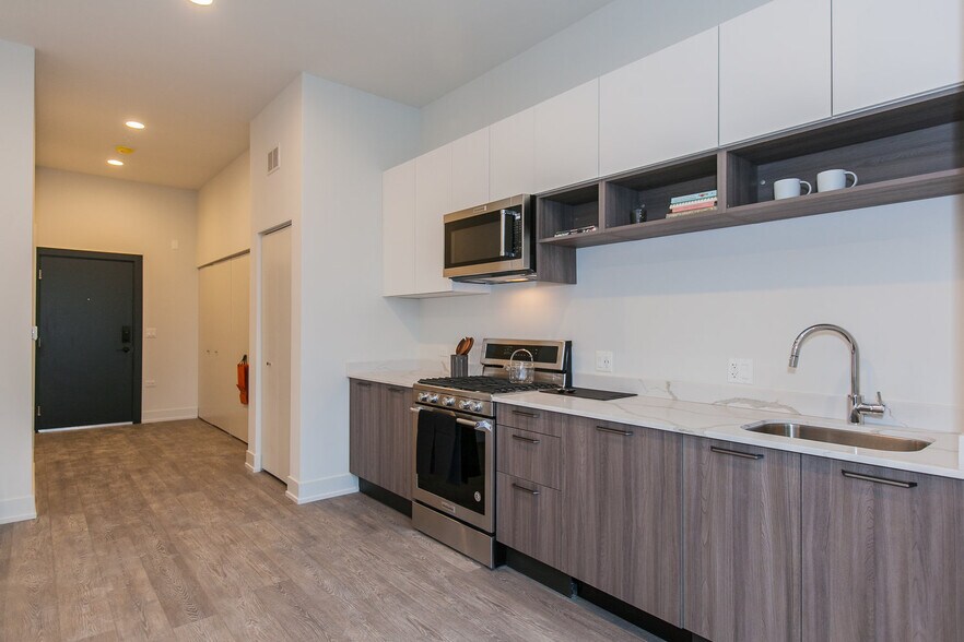 More Photos Of 853 N Larrabee St, Chicago Multifamily For Sale