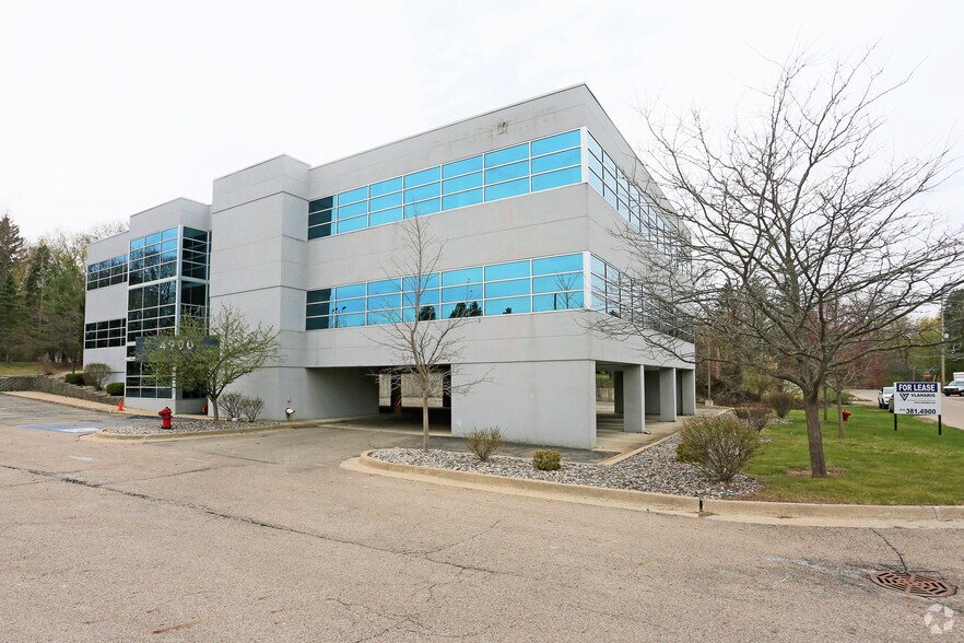 More Photos Of 4900 Montrose Ave, Okemos Office For Lease