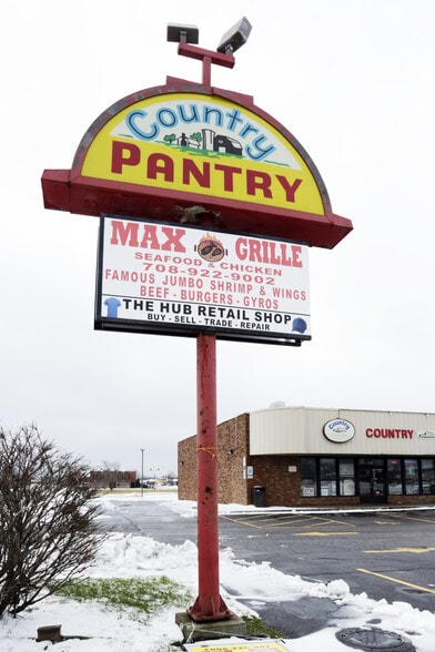 More Photos Of 4001-4015 175th St, Country Club Hills General Retail For Sale