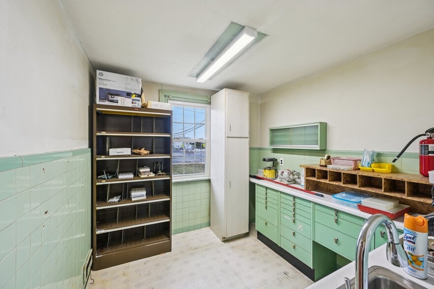 More Photos Of 306 E 4th St, Bridgeport Medical For Sale