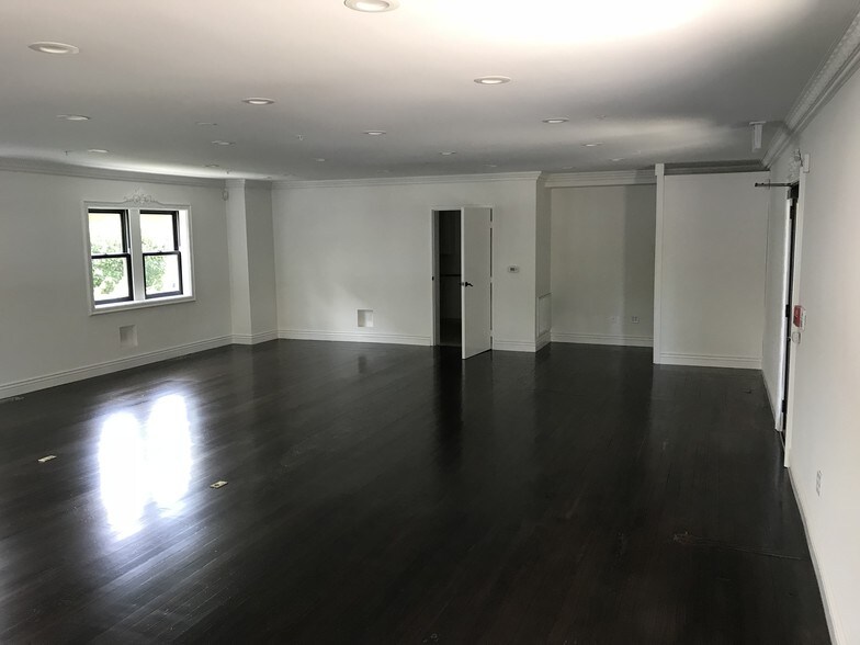 More Photos Of 154 E Prospect Ave, Danville Freestanding For Lease