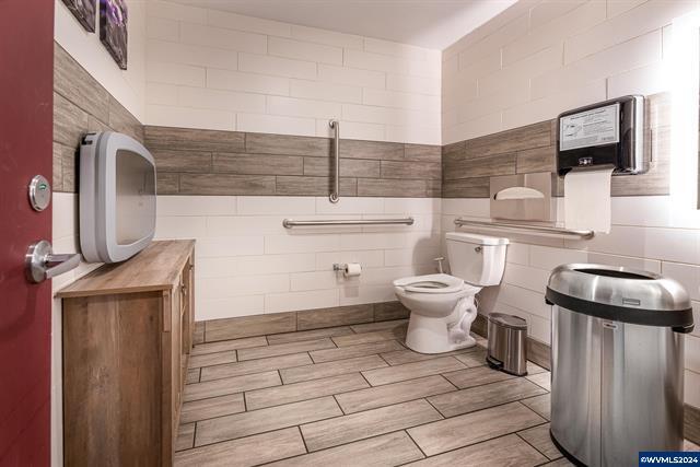 More Photos Of 206 E Main St, Silverton Restaurant For Sale