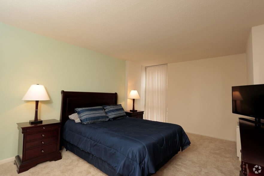 More Photos Of 8610-8650 Georgia Ave, Silver Spring Apartments For Lease