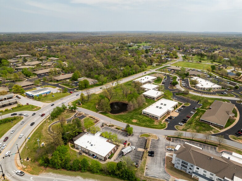 More Photos Of 1005 Beau Terre Dr, Bentonville Unknown For Lease