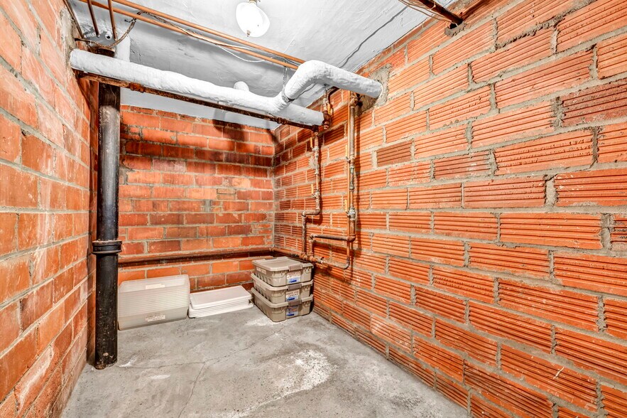 More Photos Of 881 E 222nd St, Euclid Office Residential For Sale