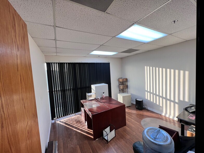 More Photos Of 1046 Calle Recodo, San Clemente Research And Development For Sale