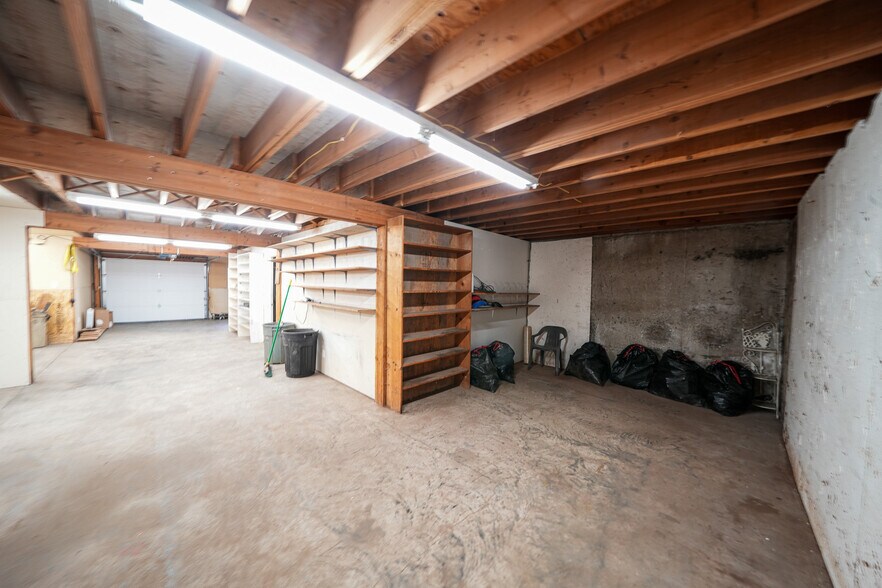 More Photos Of 10 Main S st, Pierce General Retail For Sale