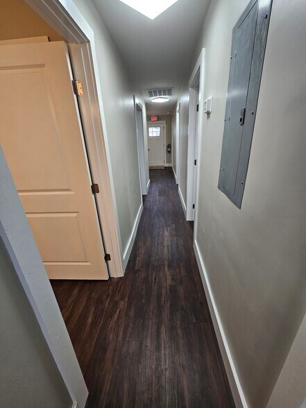 More Photos Of 1615 Remount Rd, Charleston Office Residential For Lease