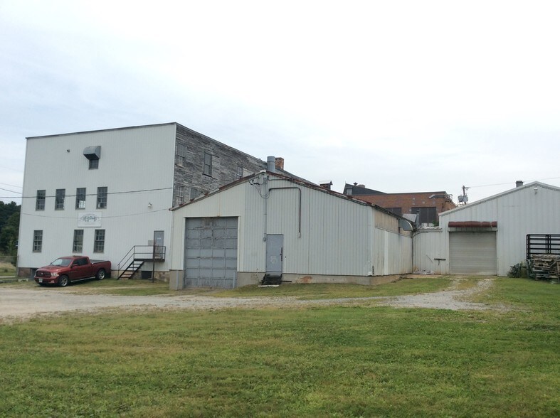 More Photos Of 2 Pine St, Rutland Warehouse For Sale