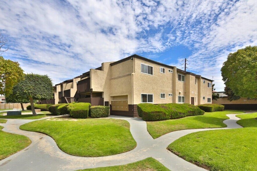 More Photos Of 6952 Westpark Pl, Westminster Apartments For Sale