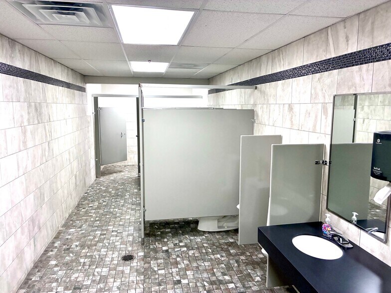 More Photos Of 3000 S Lenola Rd, Maple Shade Township Office For Sale