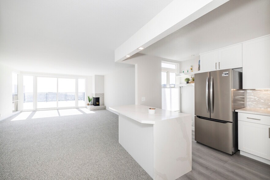 More Photos Of 833 Corbett Ave, San Francisco Apartments For Sale