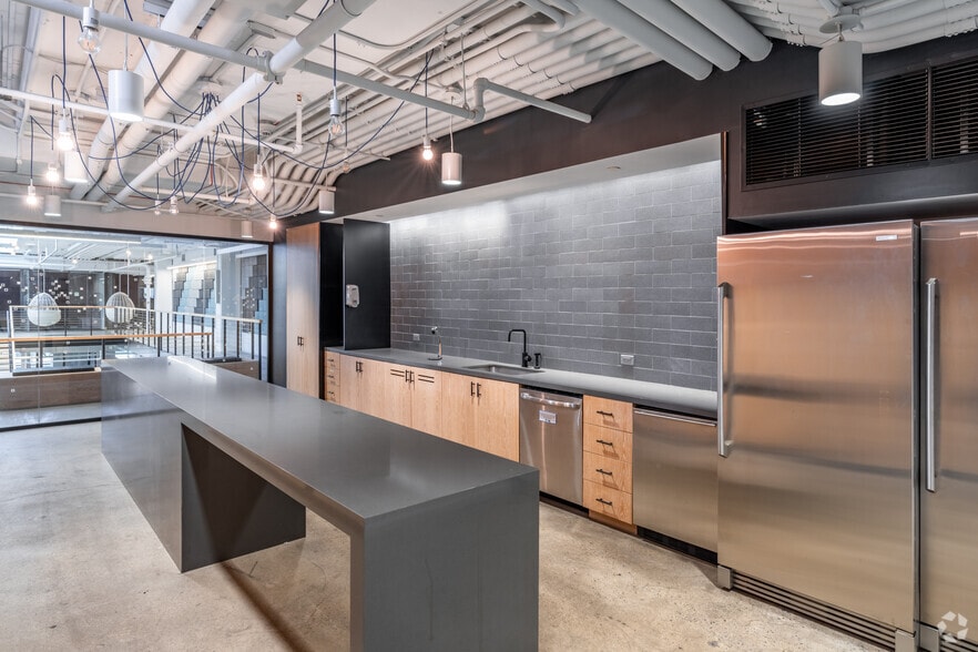 More Photos Of 55 Prospect St, Brooklyn Office For Lease