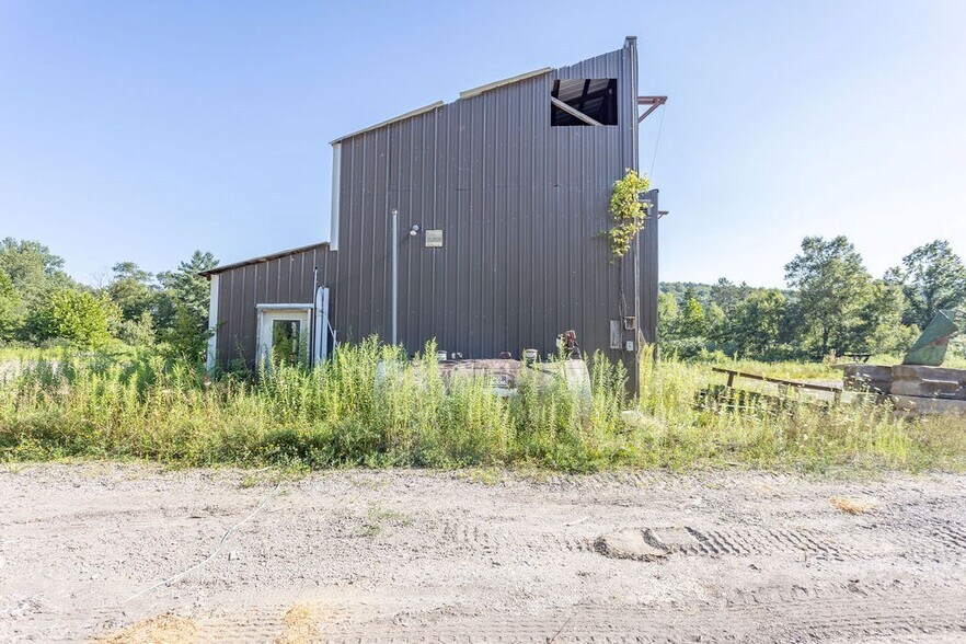 More Photos Of 398 Main St, Roulette Warehouse For Sale