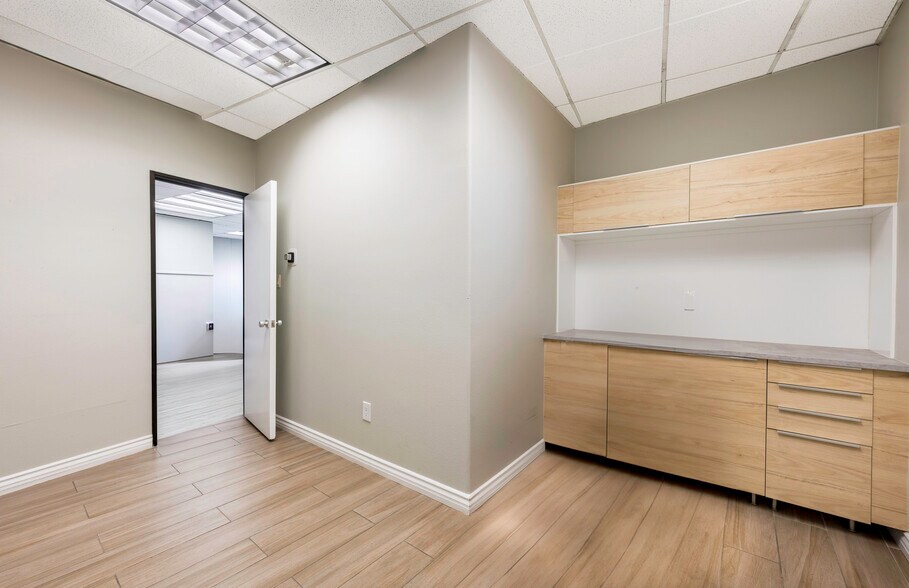 More Photos Of 2700 N Bellflower Blvd, Long Beach Medical For Lease