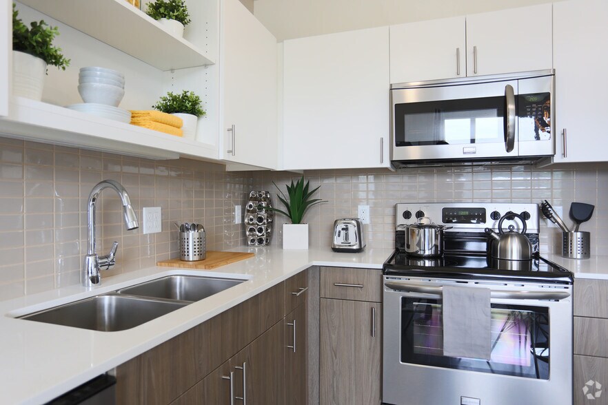 More Photos Of 1221 SW 11th Ave, Portland Apartments For Lease