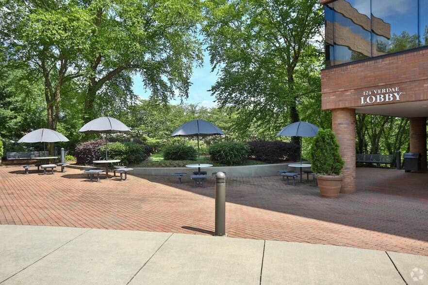 More Photos Of 124 Verdae Blvd, Greenville Office For Lease