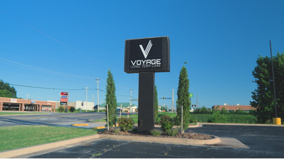 More Photos Of 617 S Air Depot Blvd, Midwest City Restaurant For Sale