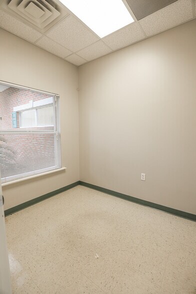 More Photos Of 2030 SW 75th Ter, Gainesville Medical For Lease