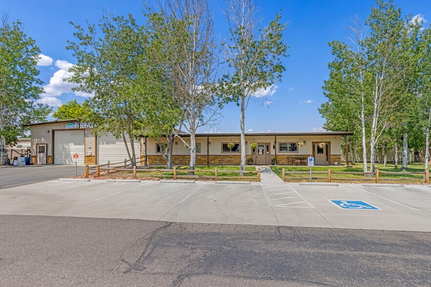 More Photos Of 451 S Andersen St, Longmont Service For Lease