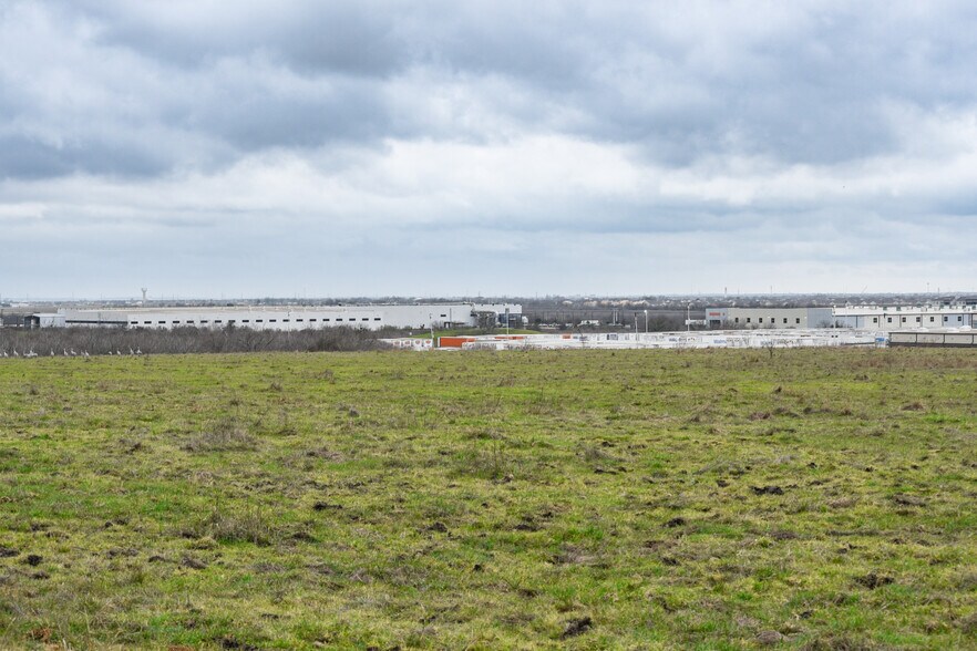 More Photos Of 0 Interstate 35 Frontage Rd, New Braunfels Land For Sale