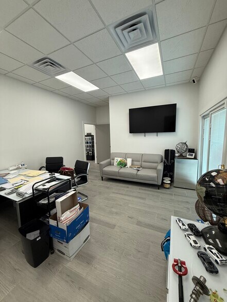 More Photos Of 2736 Land O Lakes Blvd, Land O' Lakes Storefront Retail Residential For Sale