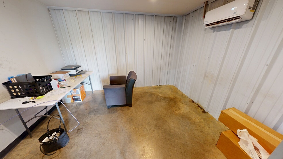 More Photos Of 2087 Long St, Springdale Warehouse For Lease