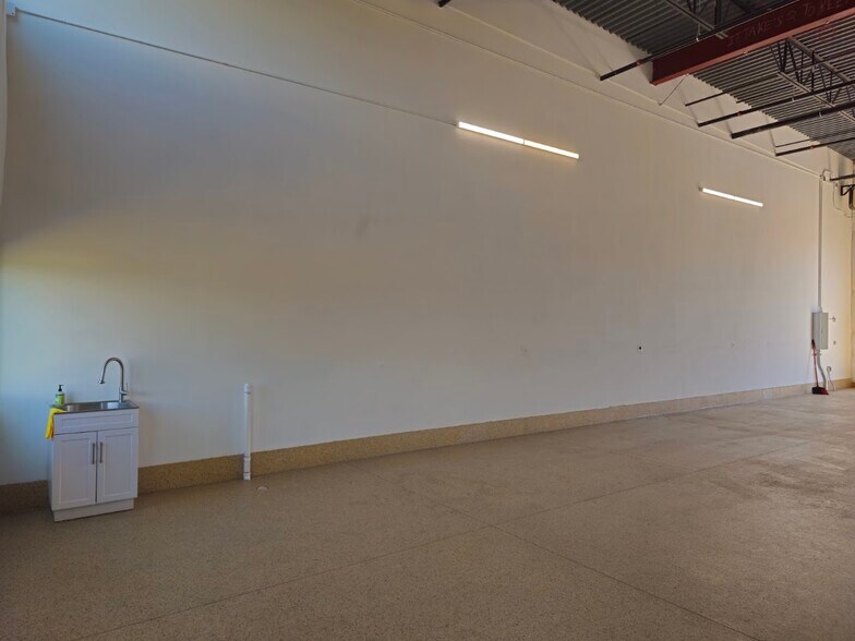 More Photos Of 4285 S Eldridge St, Morrison Flex For Sale