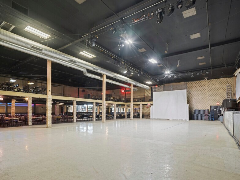 More Photos Of 1508 SE 25th St, Oklahoma City Bar For Sale