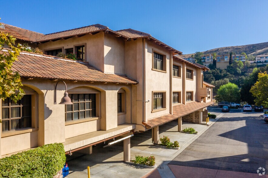 More Photos Of 28348 Roadside Dr, Agoura Hills Office For Lease