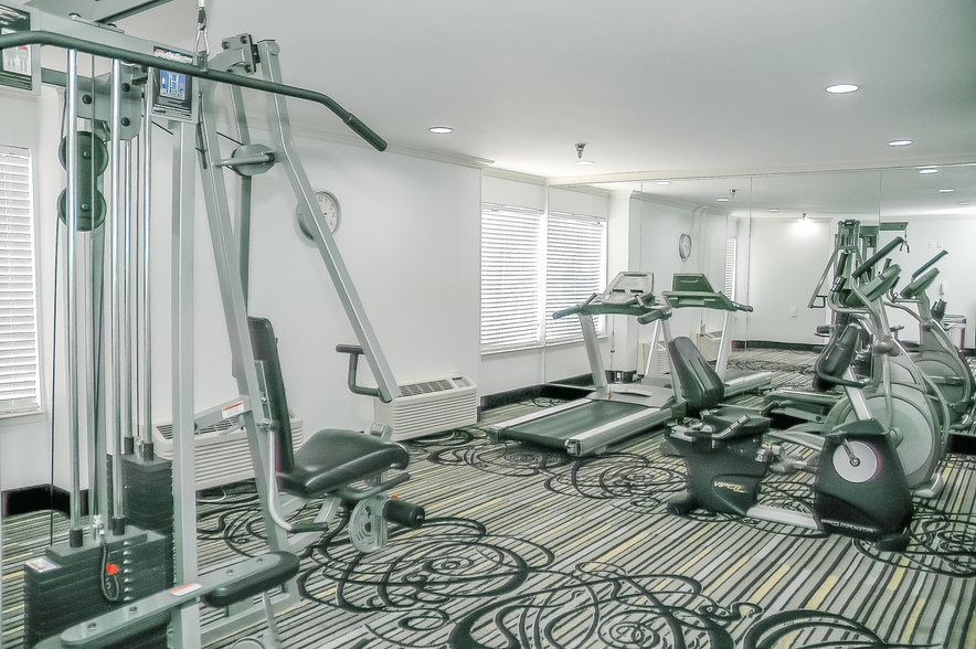 More Photos Of 889 W Bay Area Blvd, Webster Hotel For Sale