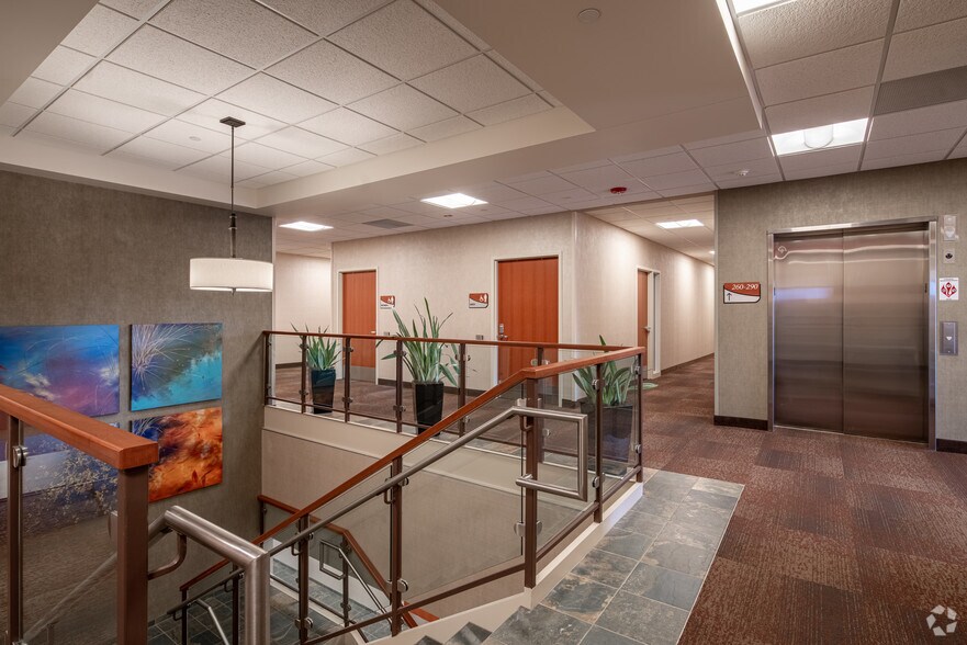 More Photos Of 15655 37th Ave N, Plymouth Medical For Lease