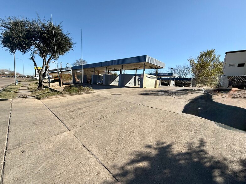 More Photos Of 12133 Beechnut St, Houston Carwash For Sale