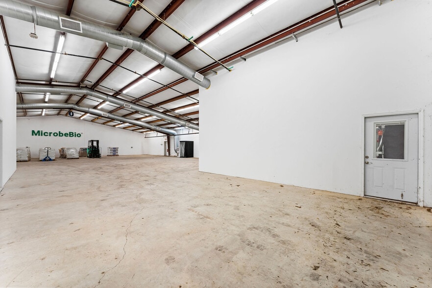 More Photos Of 28925 Nichols Sawmill Rd, Magnolia Warehouse For Sale