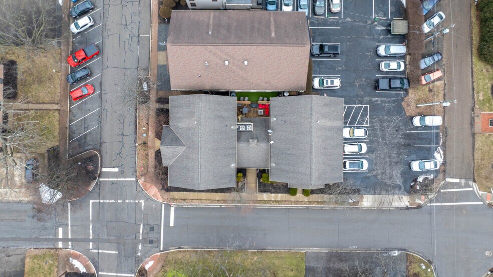 More Photos Of 132 N High St, Gahanna Office For Sale