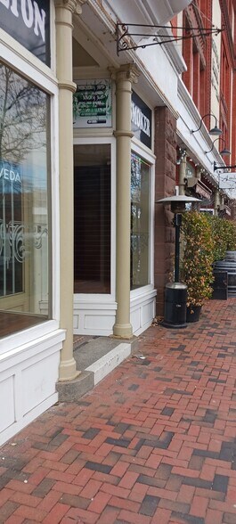 More Photos Of 494-500 Howe Ave, Shelton Apartments For Lease