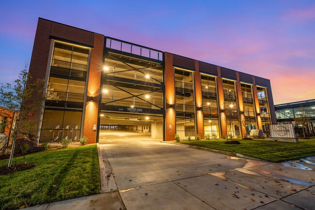 More Photos Of 925 Tuckaseegee Rd, Charlotte Unknown For Lease