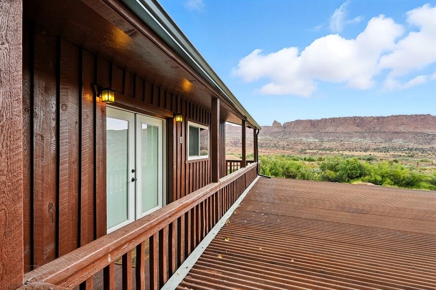 More Photos Of 2523 UT-24, Torrey Hotel For Sale