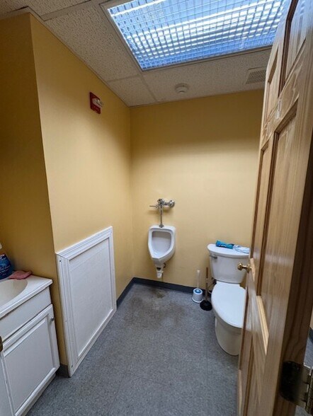 More Photos Of Route 29, Dallas Specialty For Sale