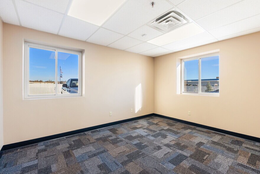 More Photos Of 2150 Victor Pl, Colorado Springs Distribution For Lease