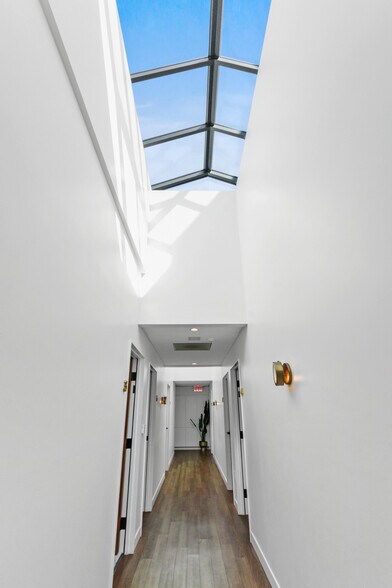 More Photos Of 11826-11828 San Vicente Blvd, Los Angeles Storefront Retail Office For Sale