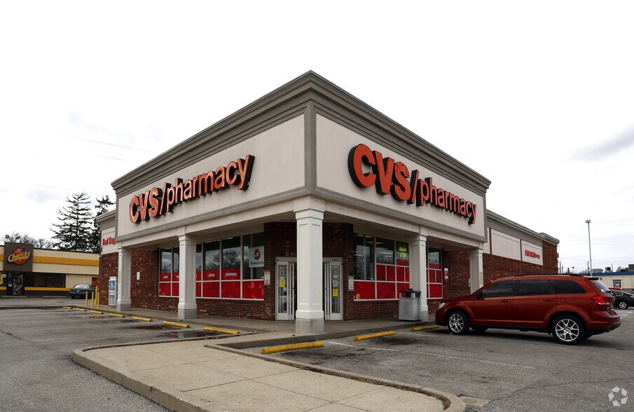 Primary Photo Of 7202 Michigan Rd, Indianapolis Drugstore For Lease