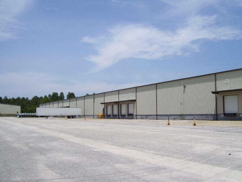 More Photos Of 252 Jacintoport Blvd, Saraland Warehouse For Lease