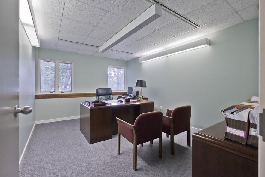 More Photos Of 4 Union Park, Topsham Office For Lease