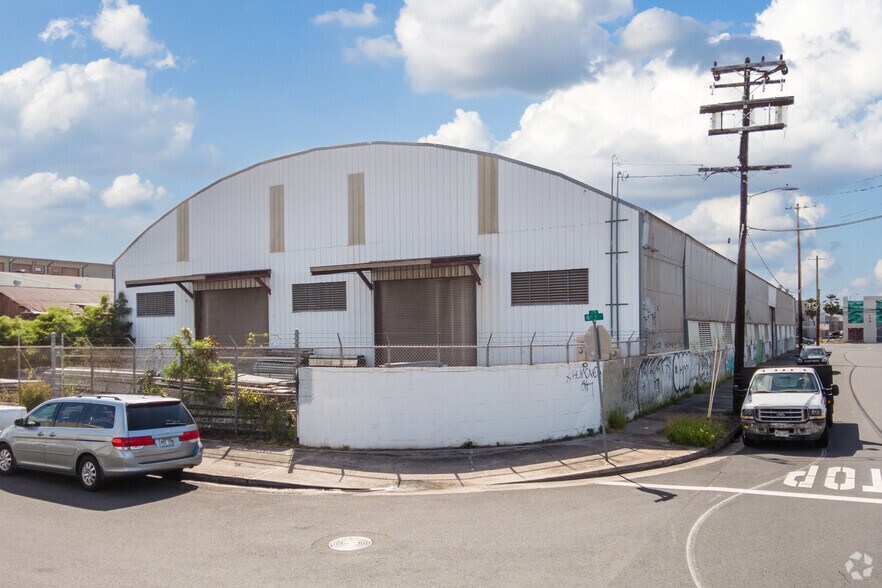 More Photos Of 2135 Auiki St, Honolulu Warehouse For Lease