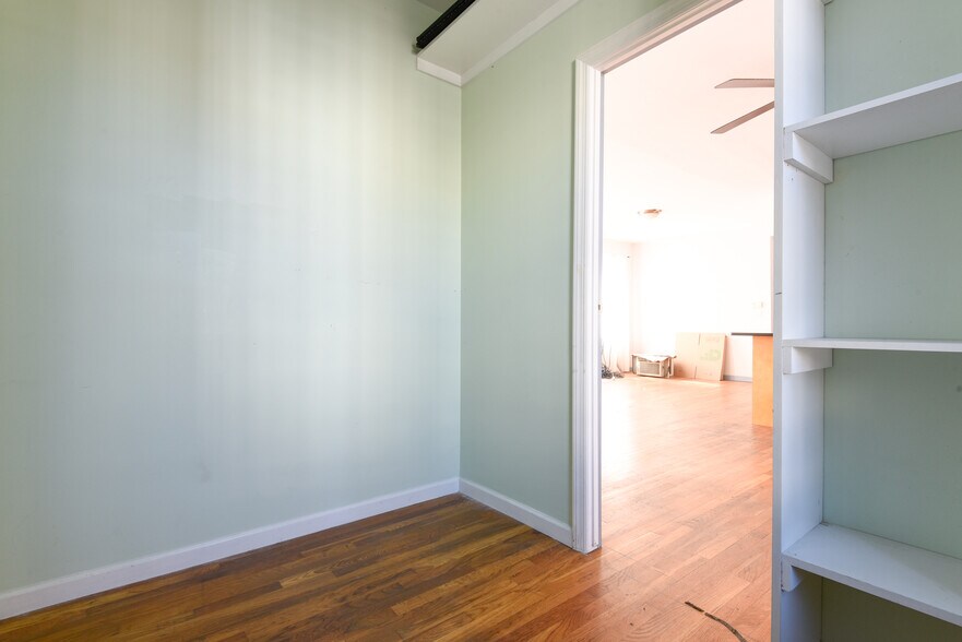 More Photos Of 361 Metropolitan Ave, Brooklyn General Retail For Lease